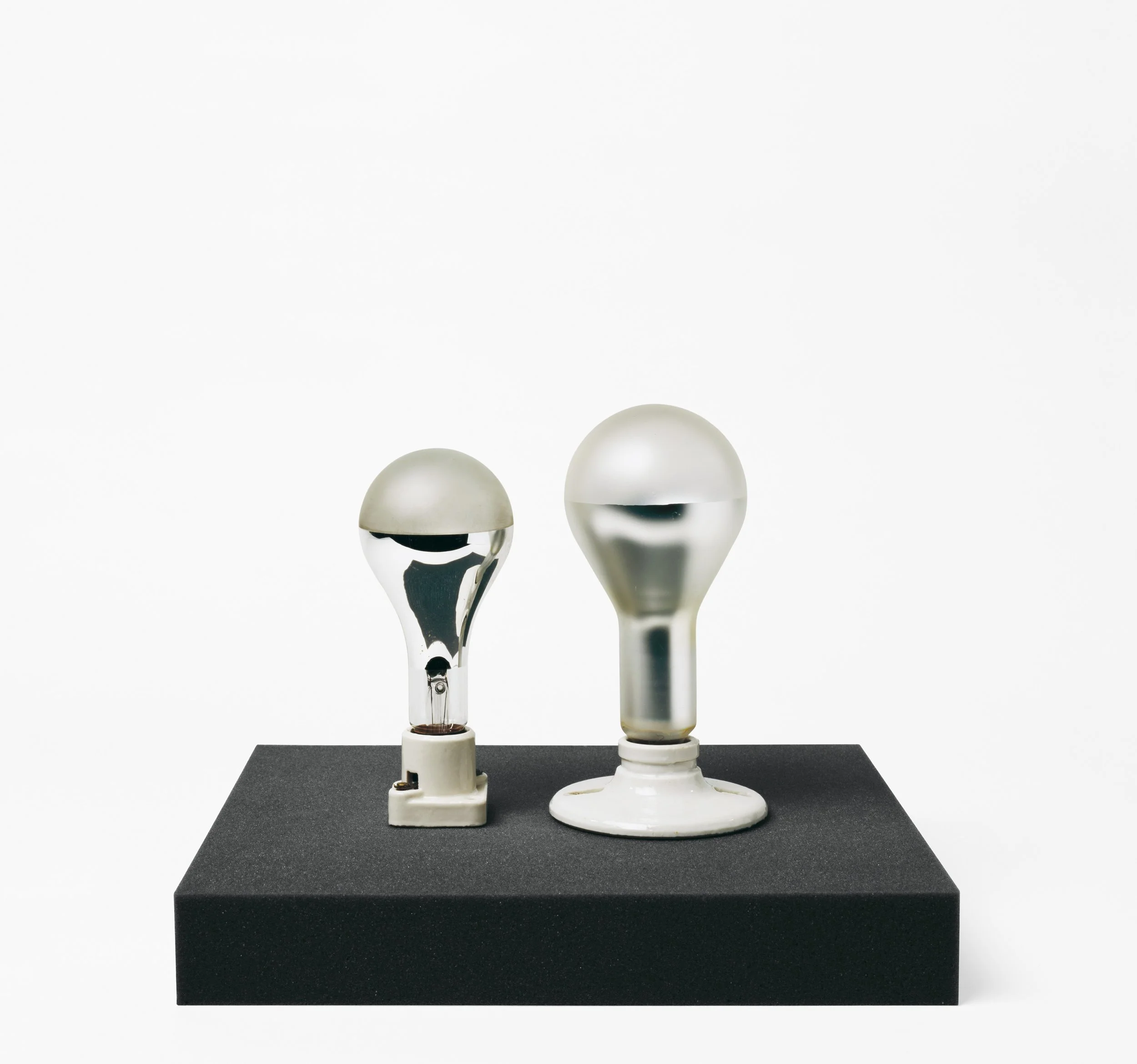 A Narrative History of the Light Bulb
