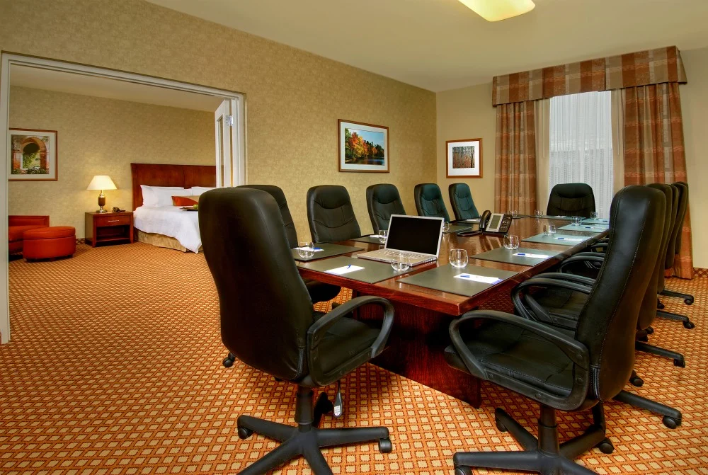 Boardroom King Hilton Garden Inn