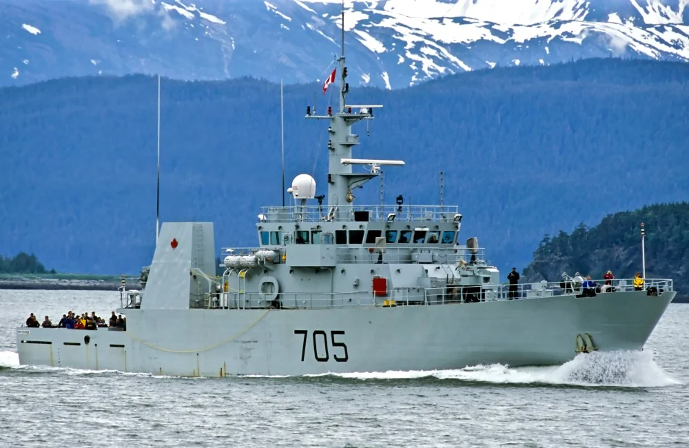 010 ship hmcs whitehorse.JPG