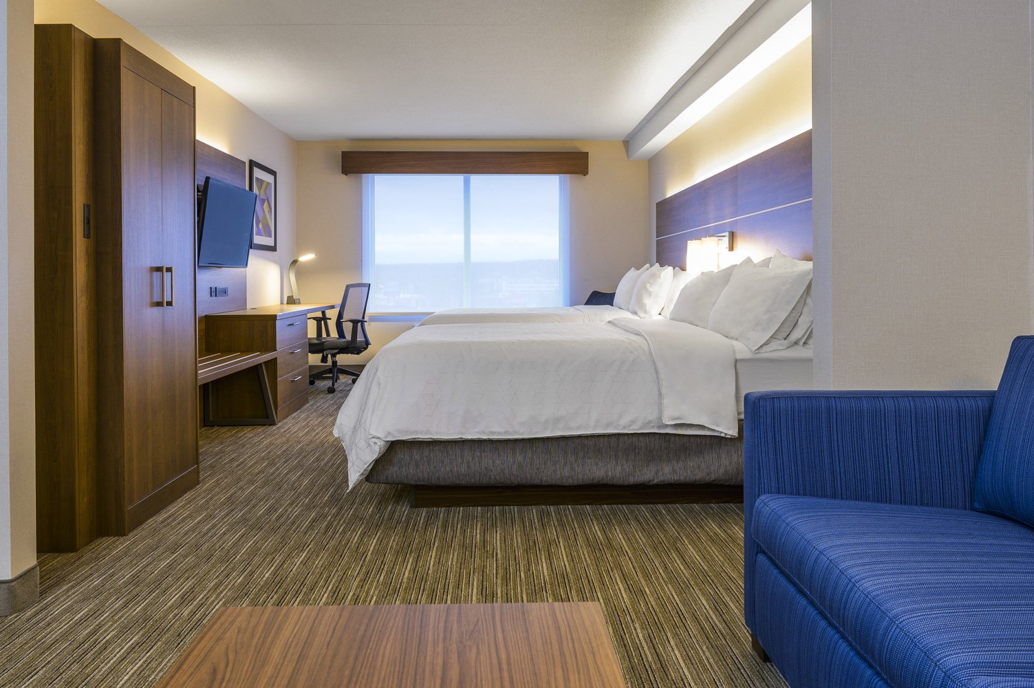2 Queen Suite_2.jpg