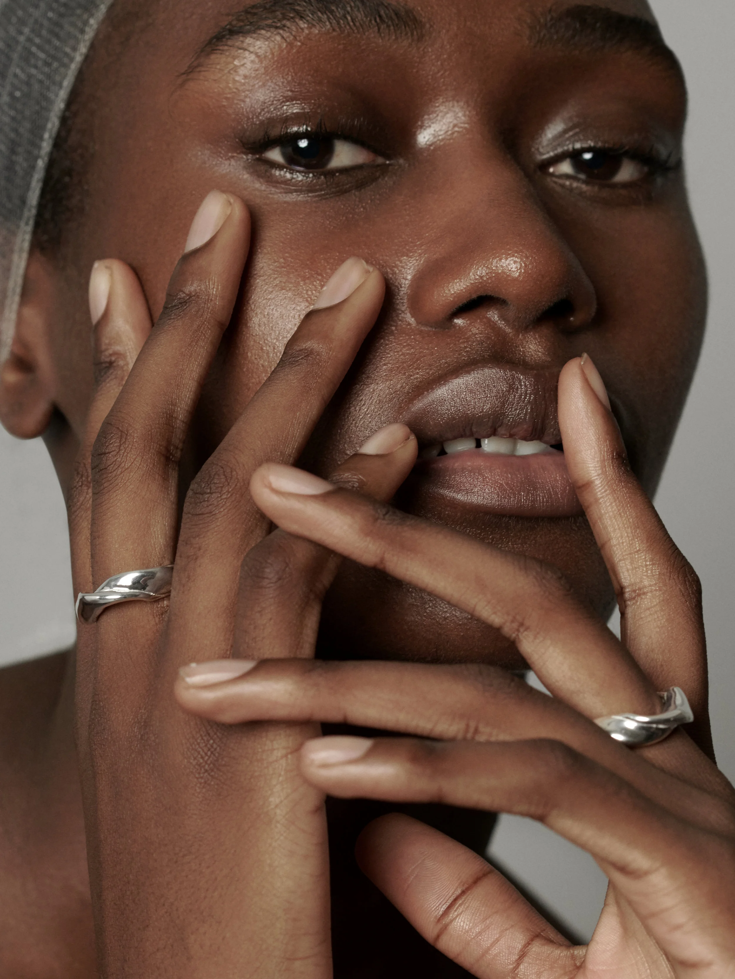 ONMODEL15 - twisted ring agathe.jpg