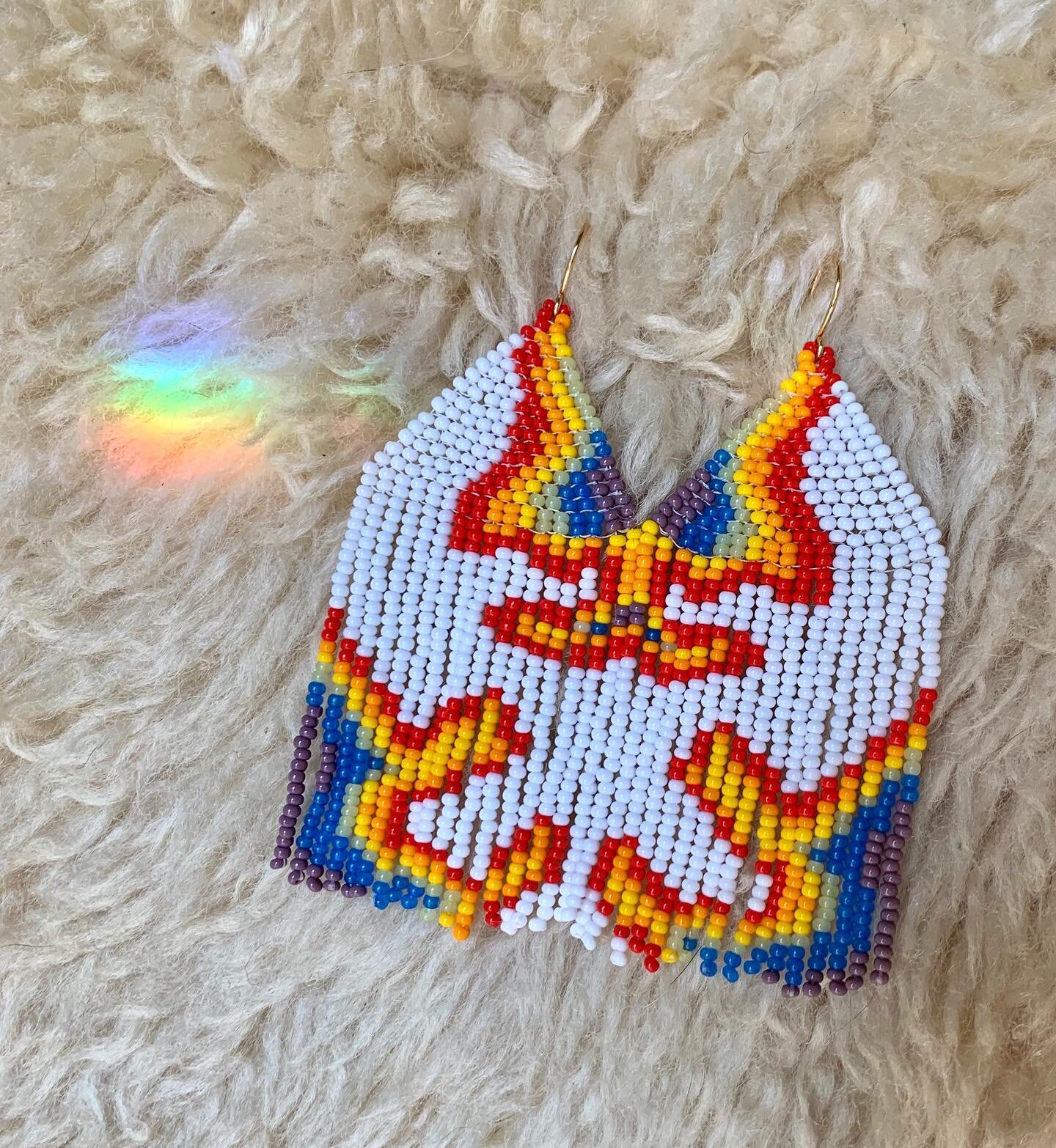 Some trippy drippy rainbow magic to adorn your ears✨🌈 This pair will be available for purchase soon! I will also be accepting custom orders, so if you see a design that you like but want a different size, color or detail, let me know and we can work