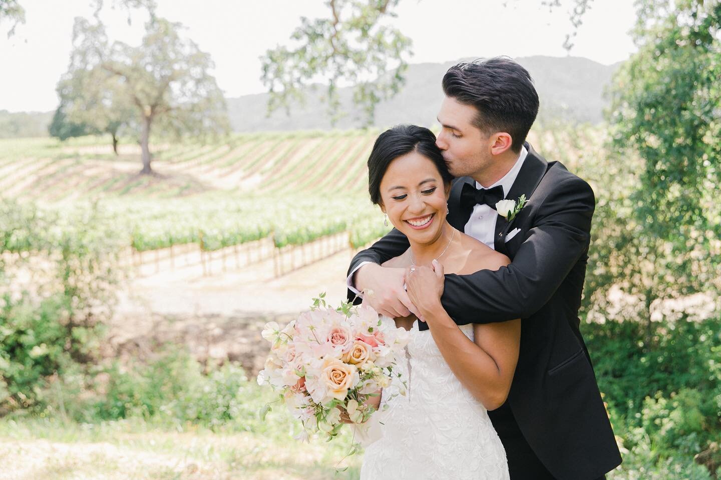 This day was quite literally picture perfect. 🤍

Planner: @oohlalaweddings 
Photographer: @jasmineleephoto 
Venue: @brcohn 
Caterer: @elainebellcatering 
Music: @boutiquedjs 
Videographer: @kevinchinphotog 
Florist: @jenniflorasonoma 
Cake: @flouran