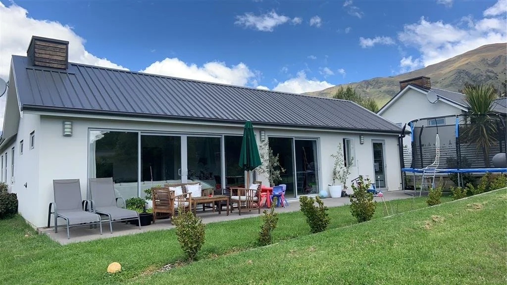 Stylish Home for Rent – Prime Location Near Town & Lake