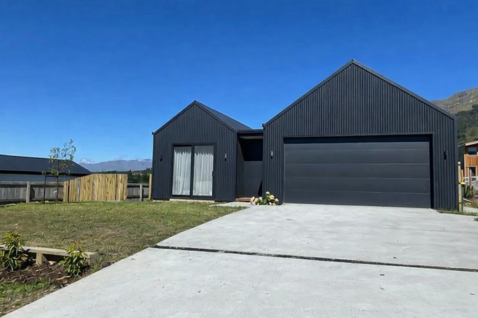Long-Term Rental in Sunny, Private Hawea