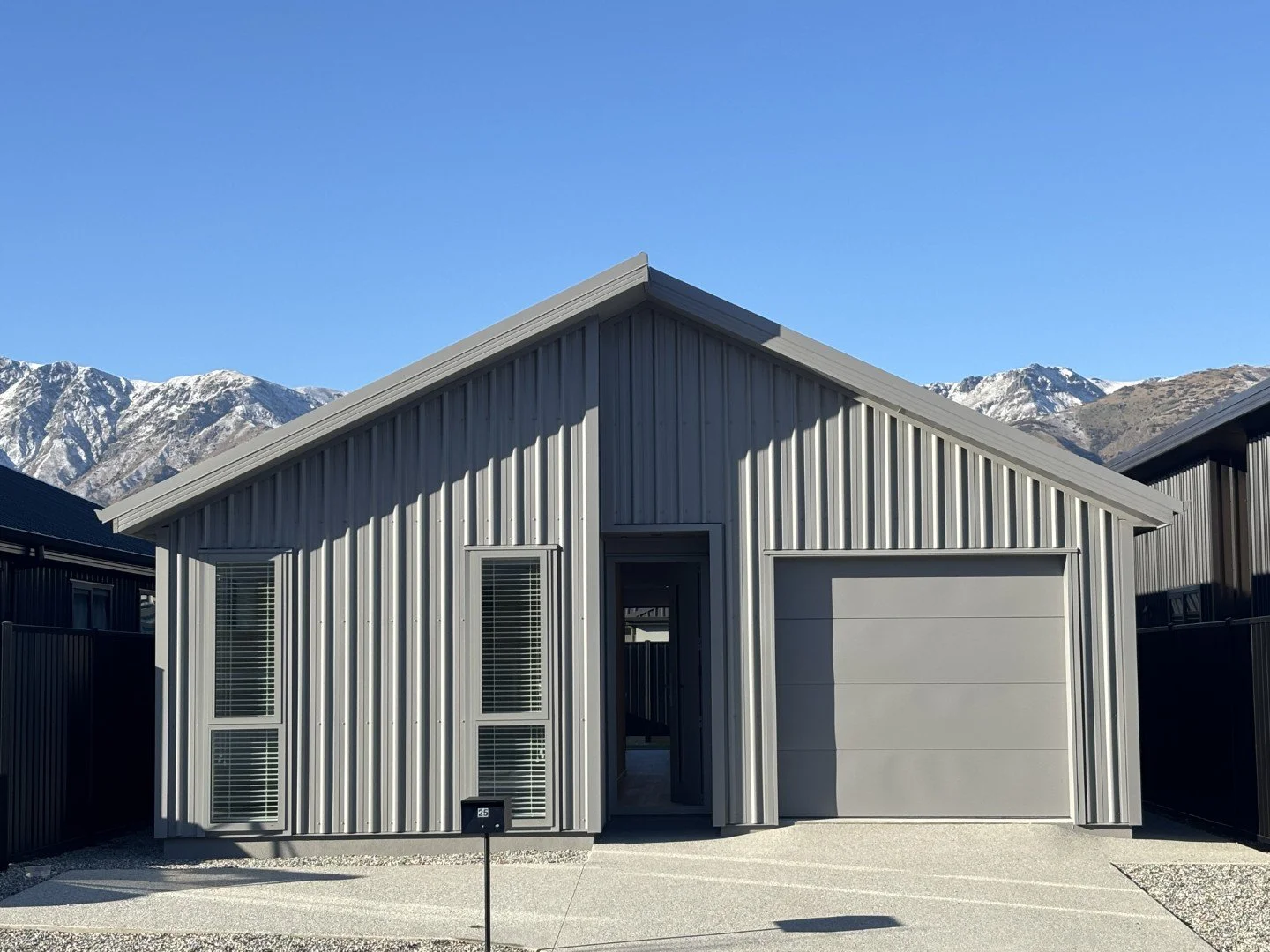 a.JPG