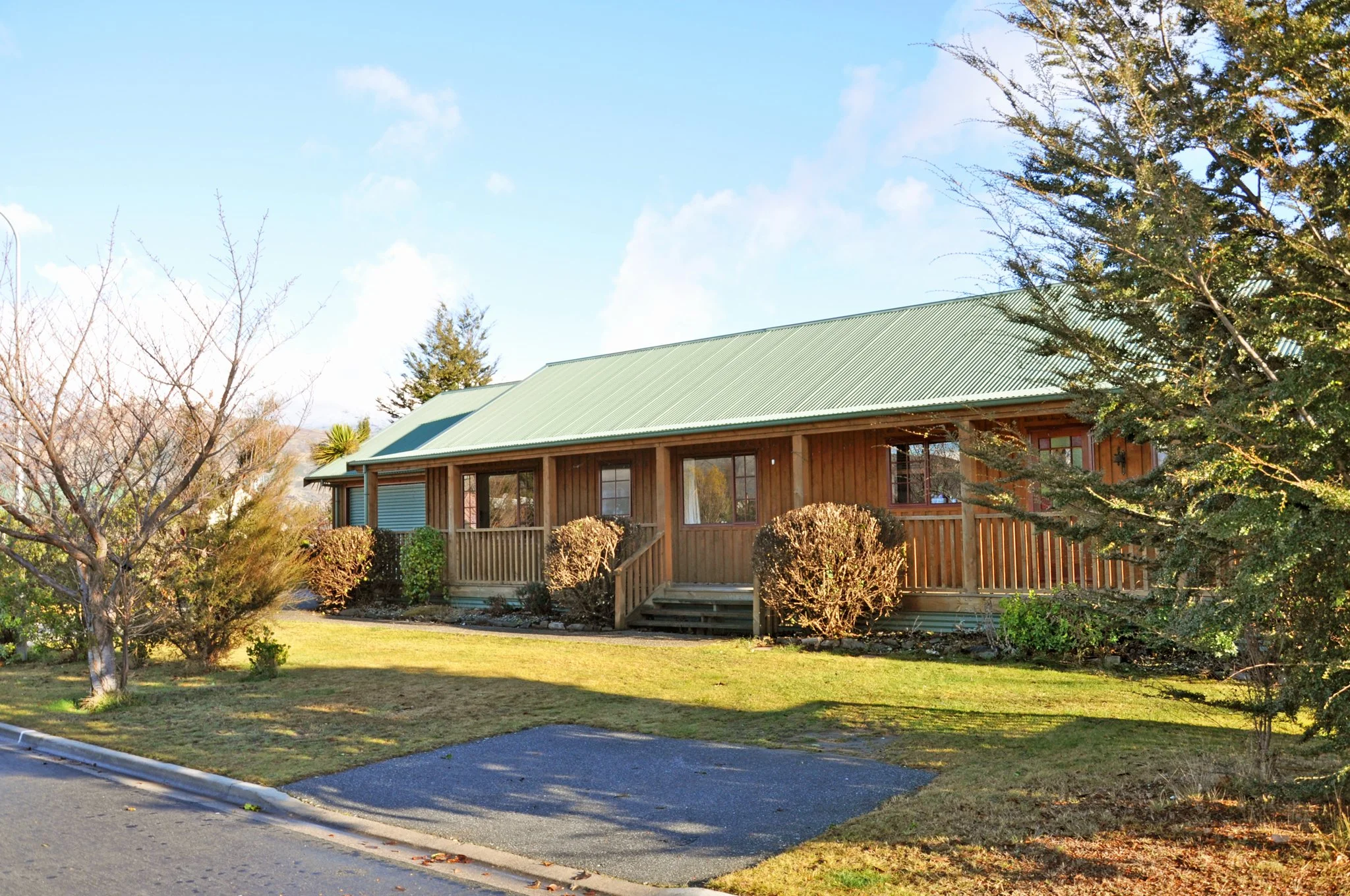 Spacious 3-Bedroom Family Home with Triple Garage