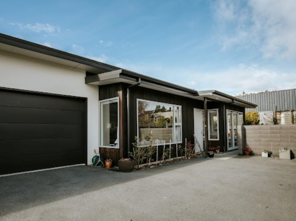 Charming Home Close to Town