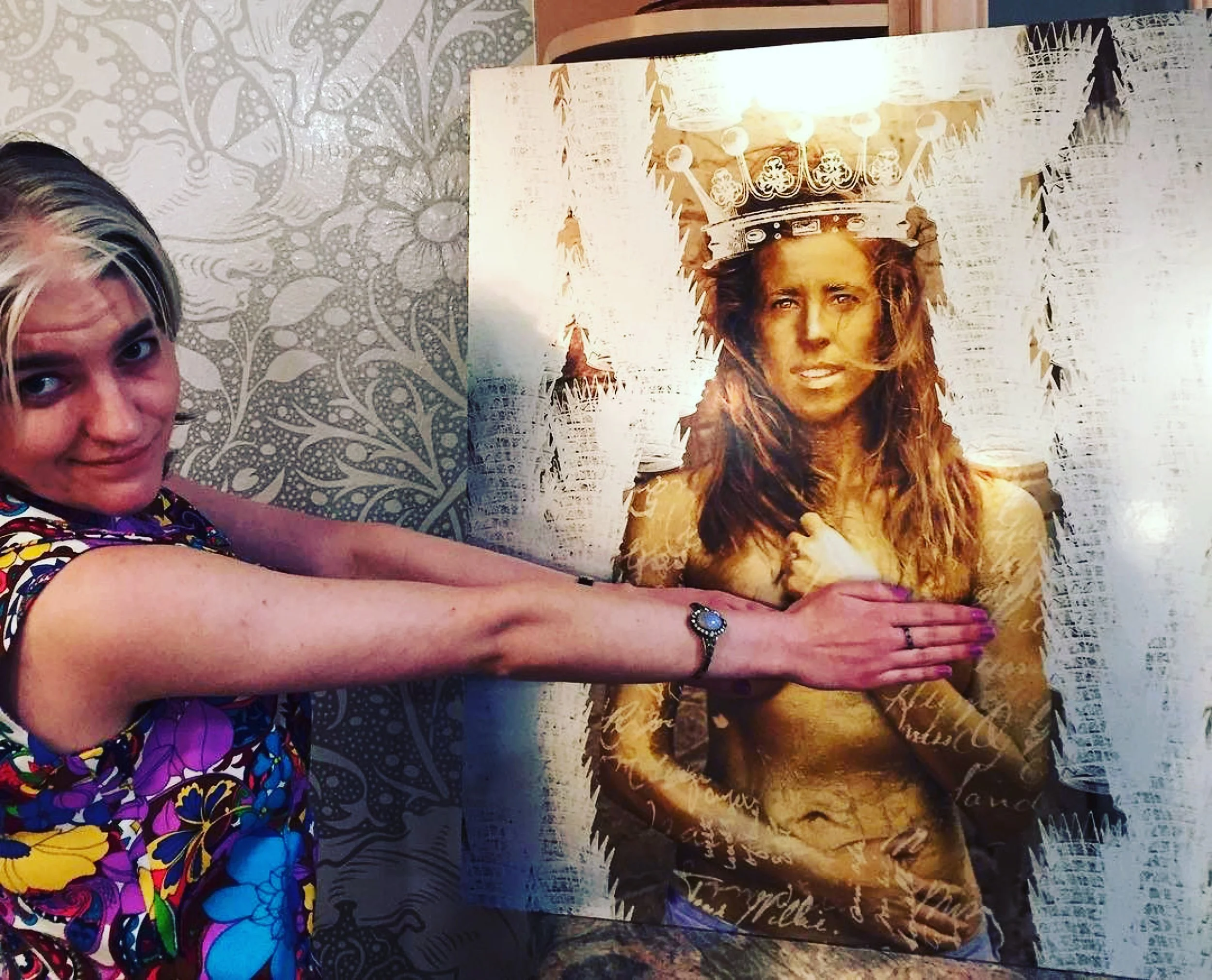 QUEEN LIZY DESTIN - PHOTOGRAPH with PAINTED WHITE CROWN 