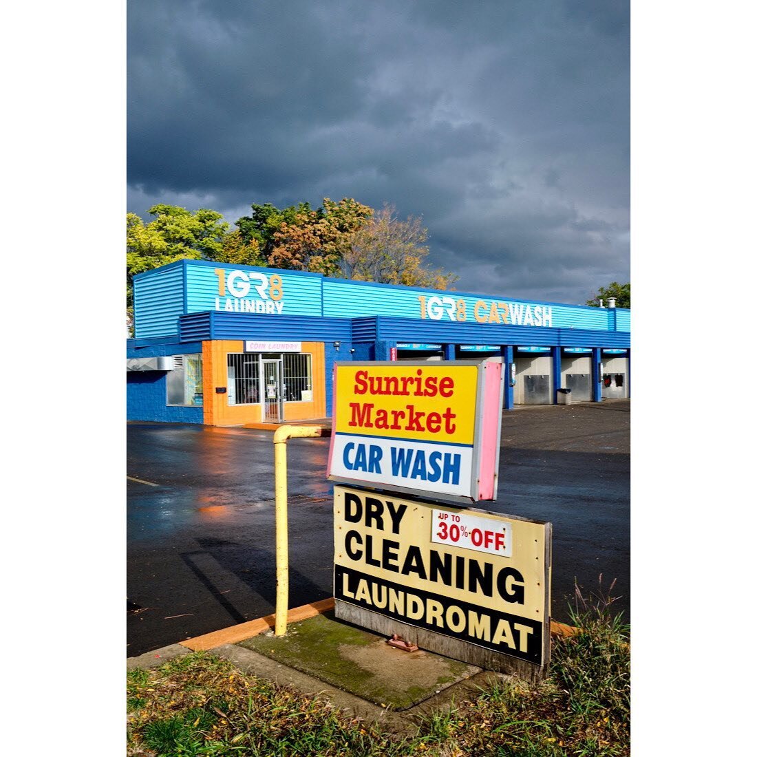 Signs that light up our lives with their peculiar commonplace beauty deserve to be shared, mailed, and collected...as photographic postcards, of course. Sunrise Market CAR WASH DRY CLEANING LAUNDROMAT didn't make the cut for my HAMILTON Postcards SIG