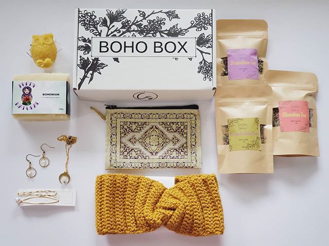 Only a handful of these left! Get your while you can! Box includes: 
Moonstone Moon Pendant
Keshi Pearl Earrings
Storage bag, all from @carrieschultzjewelry
1 of 3 Tea Blends from @earthpotionapothecary 
Hair Pins from @lofthouseliving 
Bohemian scen