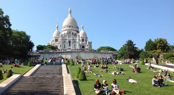 Paris: the Main Attractions — with Students in Tow