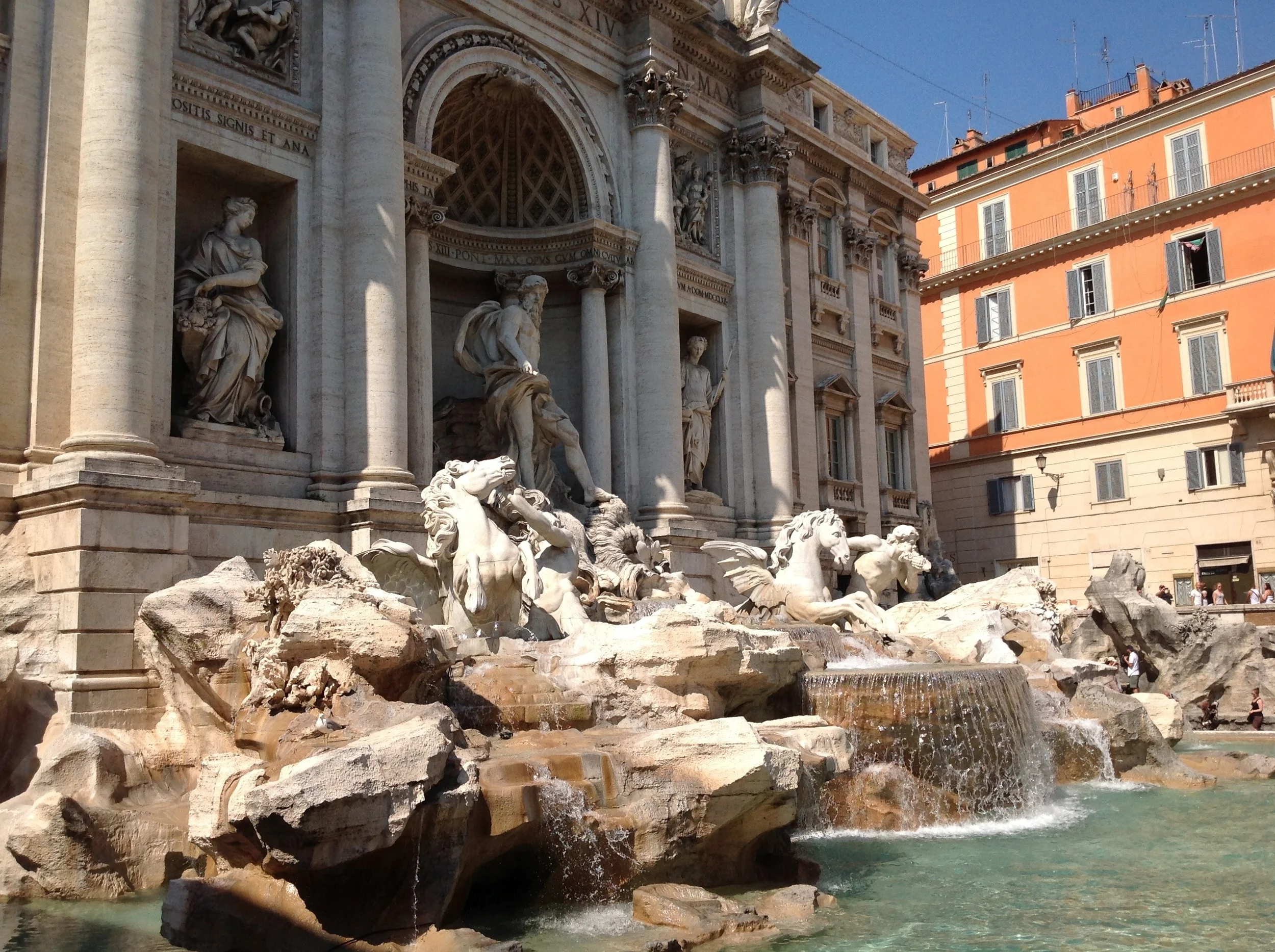 Il Fontana di Trevi / Trevi Fountain – by artist Nicola Salvi; construction began in 1732