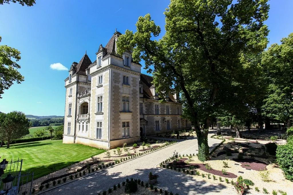 Chateau Monrecour.jpg