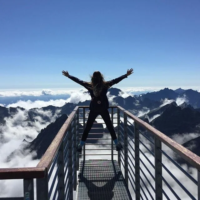 It's not just about overcoming a challenge, it's about a new way of seeing life. To change our way of accepting difficulties, to live fully the small happiness of our everyday life. 💭

You agree?
#mondaymotivation #inspiration #positivevibe #ostomy 