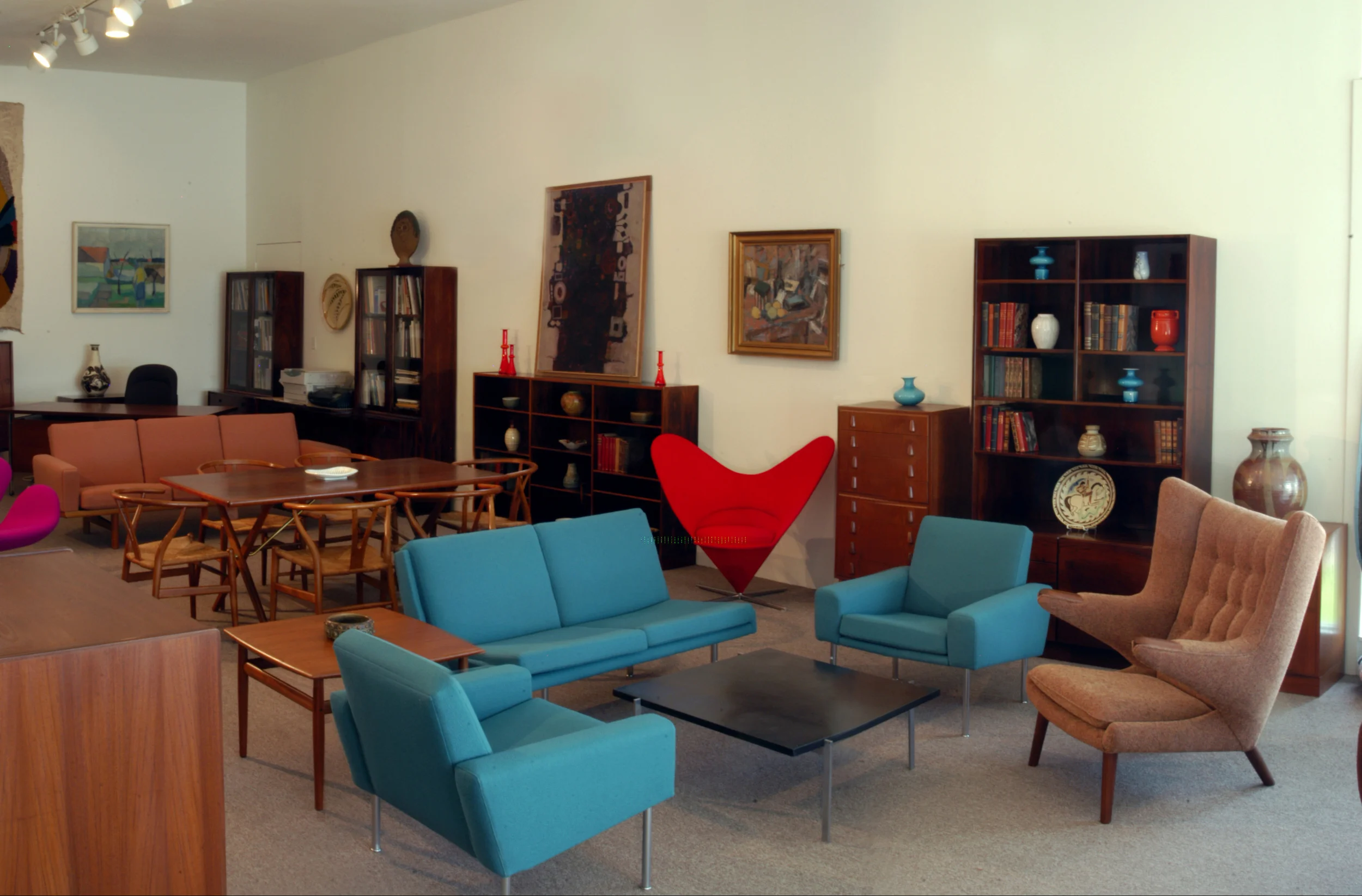 Showroom Header v2.jpg