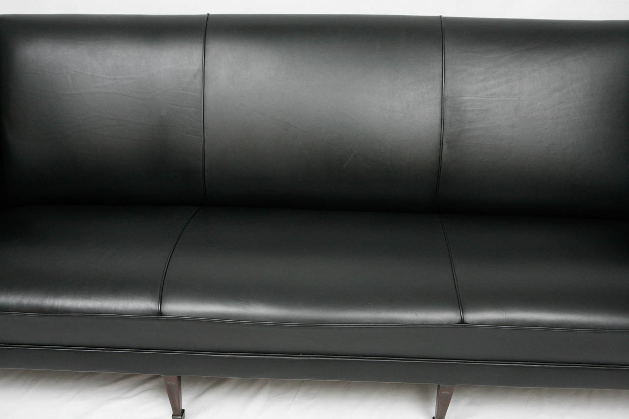 Frits-Henningsen-Sofa_05.jpg