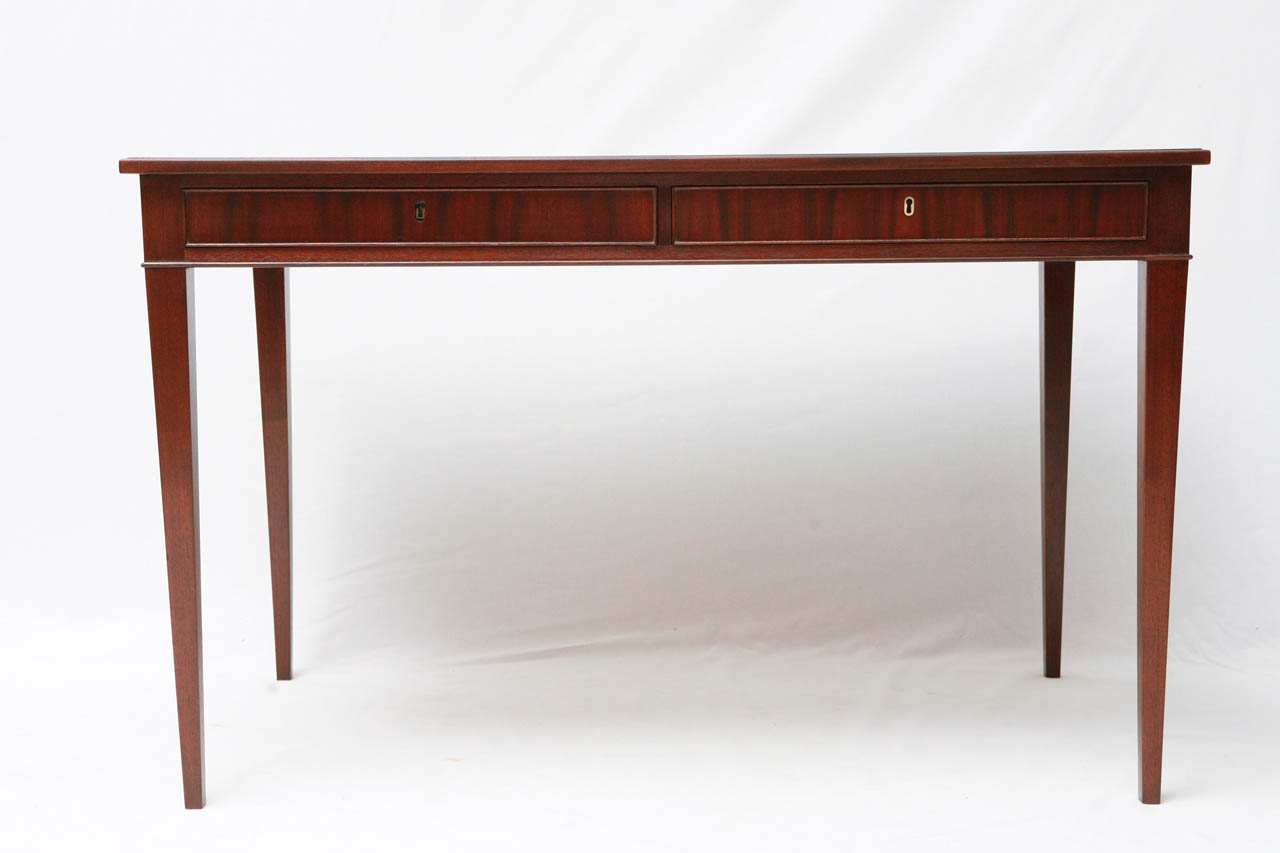 Frits-Henningsen-Writing-Table_03.jpg