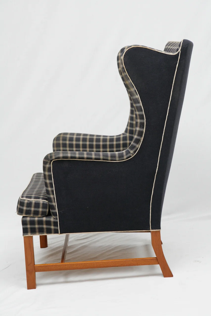 Kaare-Klint-Wingback-Chair_05.jpg
