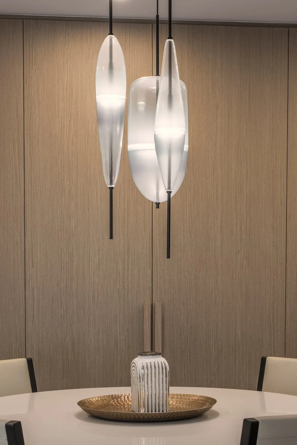 5f40ec03a15450ecffad94c0_2-BED-TYP-VILLA_LIGHTING.jpg