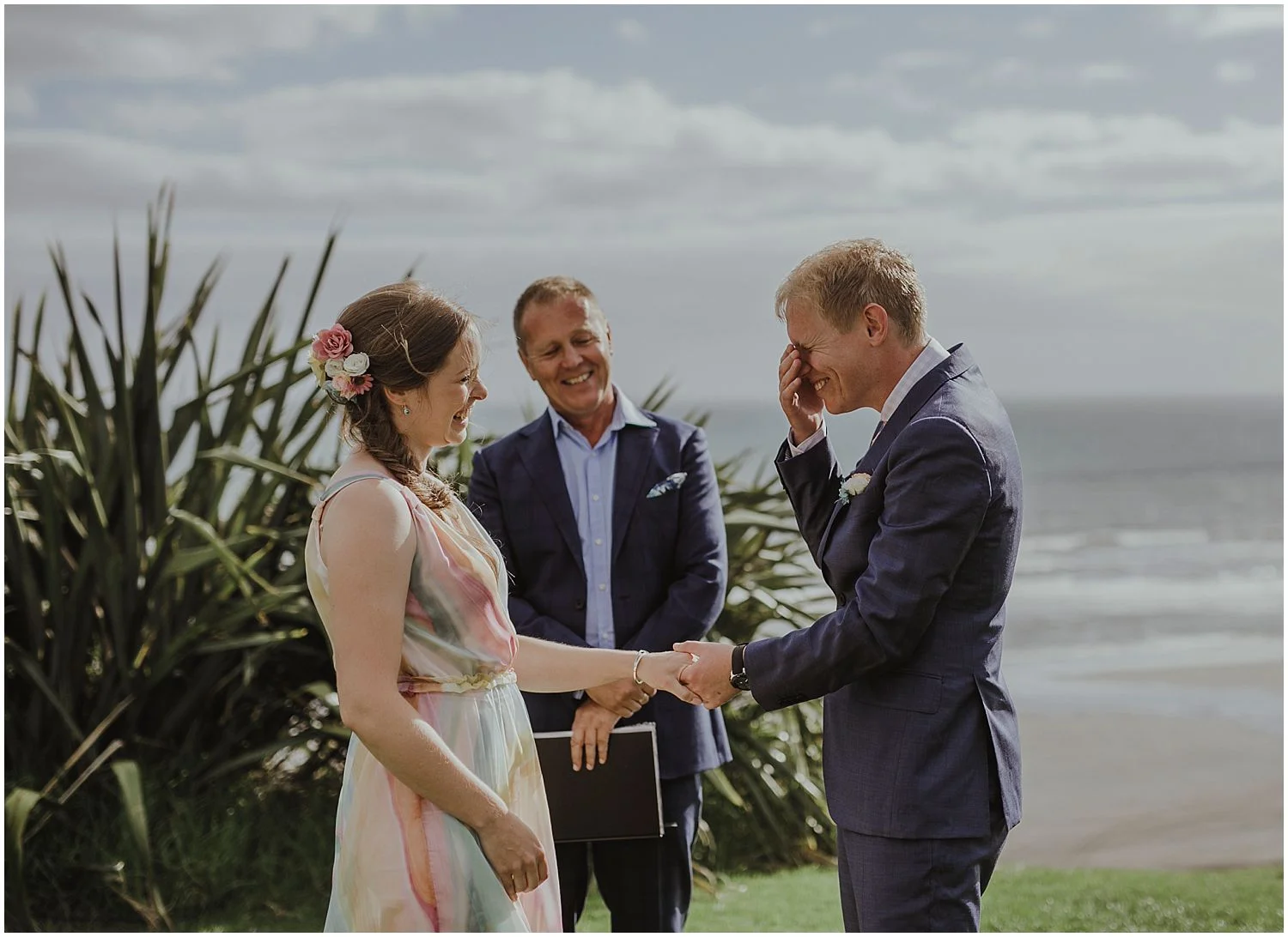 Castaways Resort Auckland wedding LN_0011.jpg