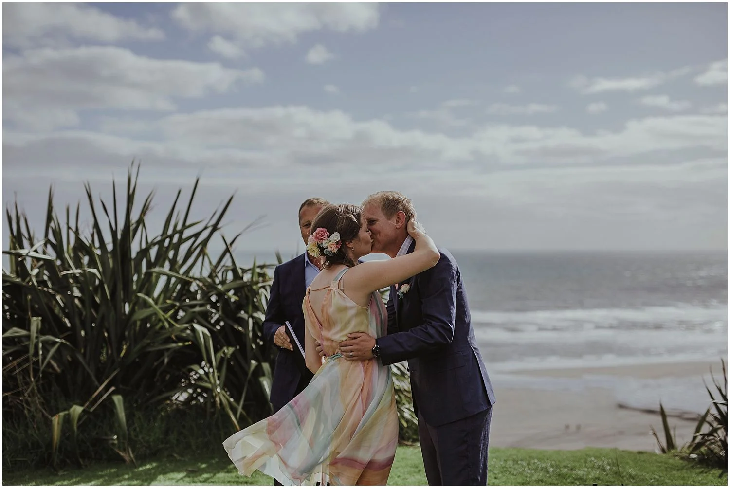 Castaways Resort Auckland wedding LN_0012.jpg