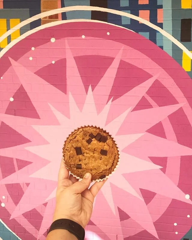 💥POW POW💥
&mdash;
Wishing I could be back at Pixar Place munching on a cookie num nun before seeing the queen Edna Mode💁🏻&zwj;♀️
&mdash;
Instead, I&rsquo;m at home making my own cookies, listening to Disney Parks music loops, and enjoying the sun