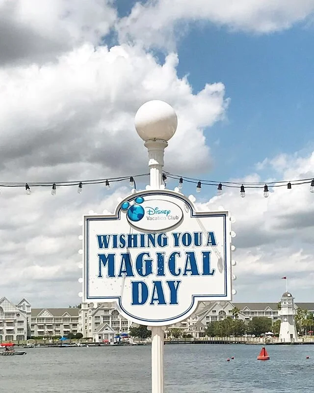 Happy Monday friends✨
&mdash;
Even though the parks and resorts are still closed that doesn&rsquo;t mean there&rsquo;s not magic left in the world🙌🏼 Look for how you can find joy in the small things today. For me, it was drinking a cup of hot coffe