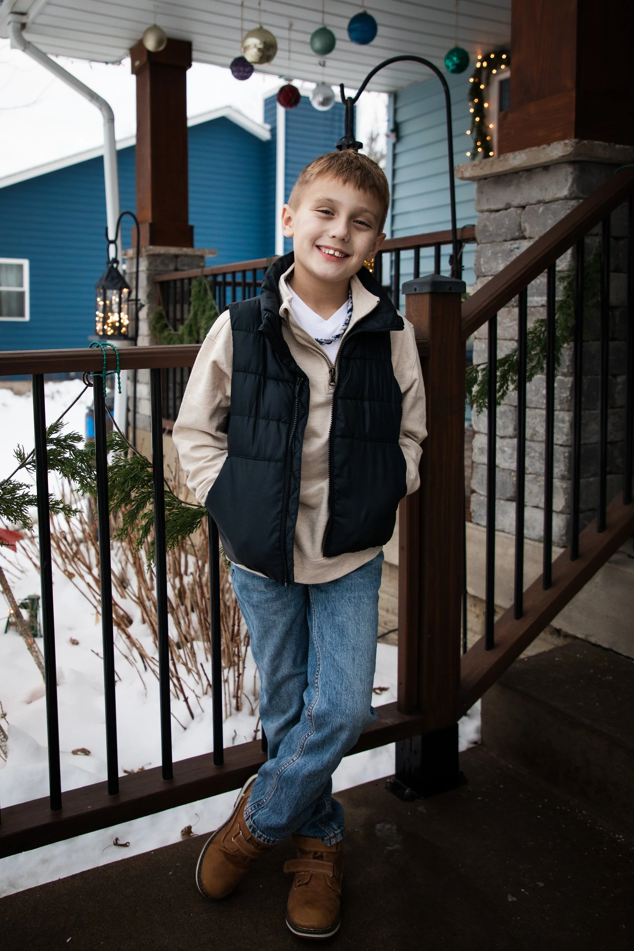12.05.2025_Christmas Card 2025_AlexBush-07.jpg