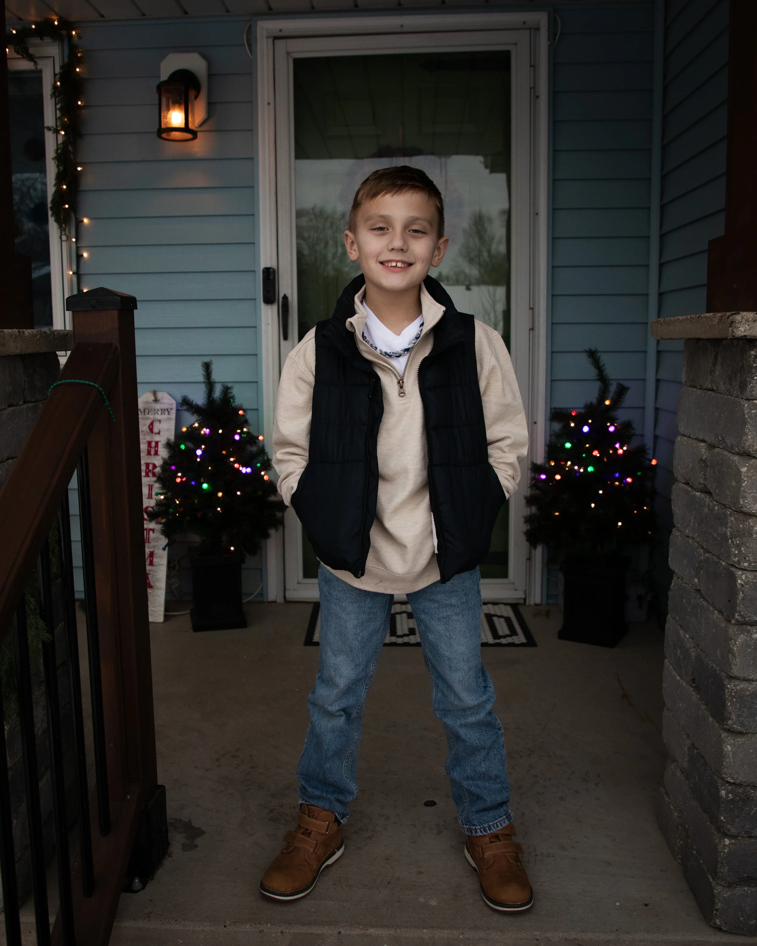 12.05.2025_Christmas Card 2025_AlexBush-12.jpg