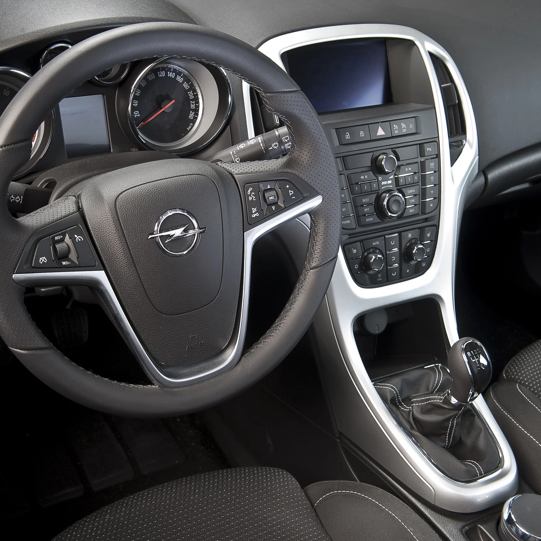 opel_astra_014_2500px.jpg