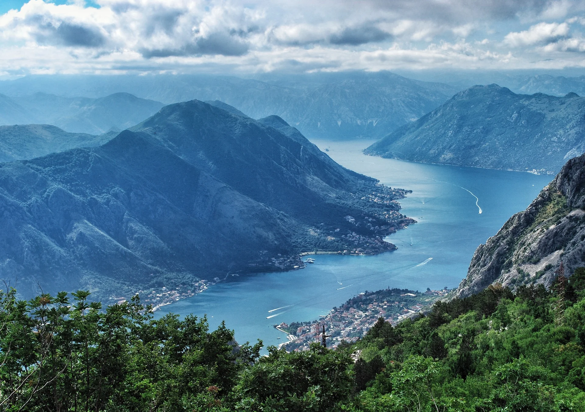 montenegro nature-3232601_1920.jpg