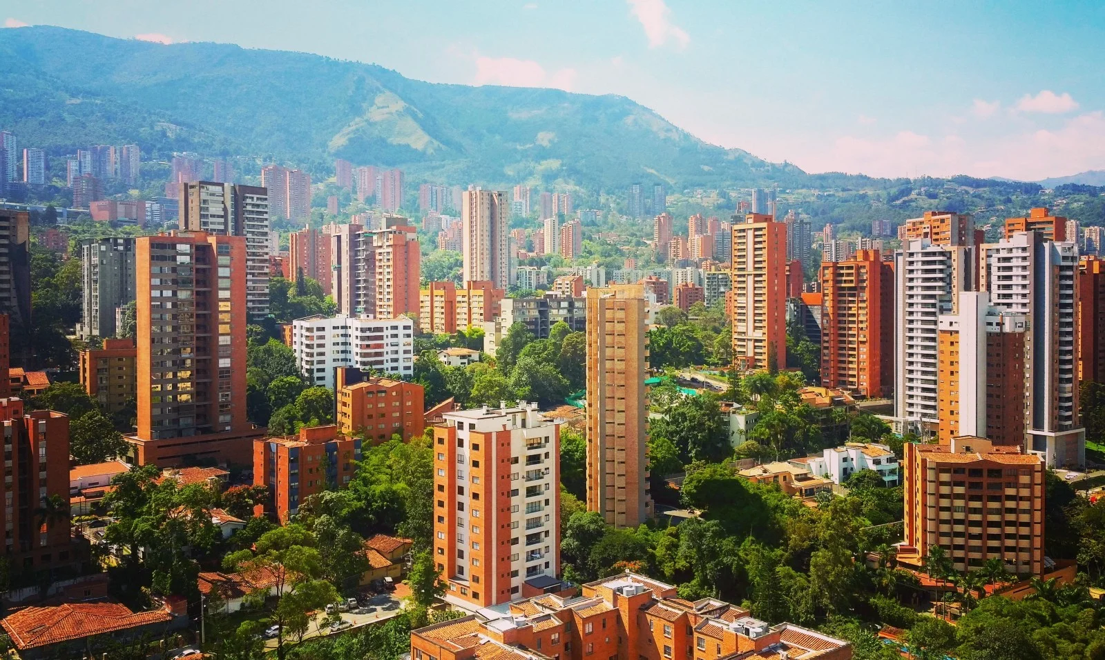 experience-medellin-colombia-luisa-8f451df11472b13e489311fb12420cd6.jpg