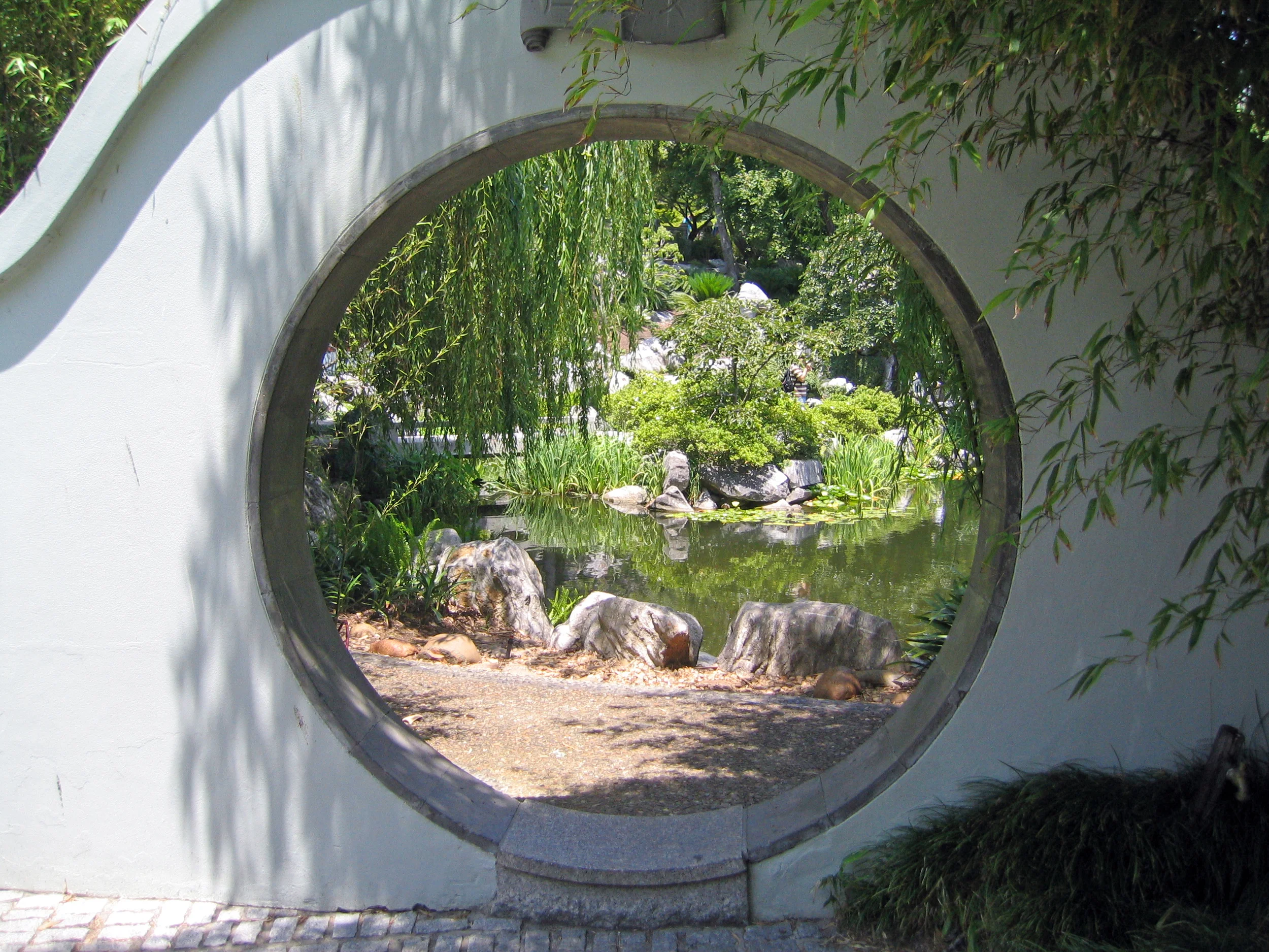 Ruth Hartnup Follow%0AThrough the round window391733779_5fde3a4692_o.jpg