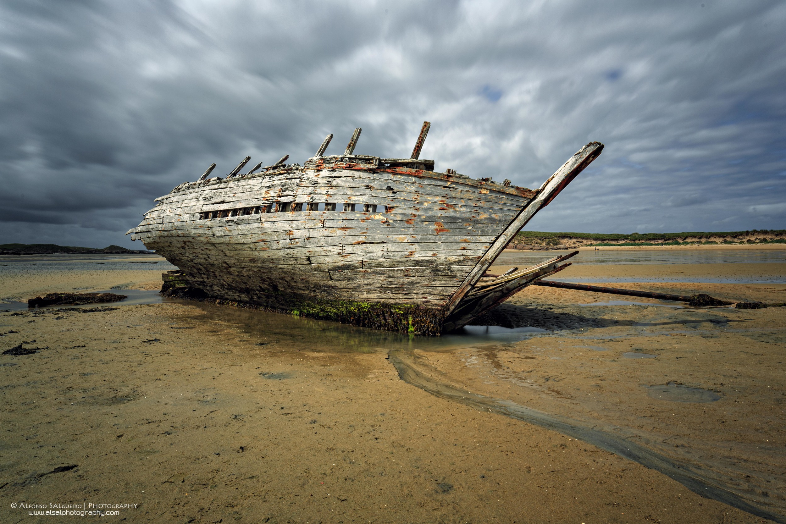 Bunbeg shipwreck.jpg