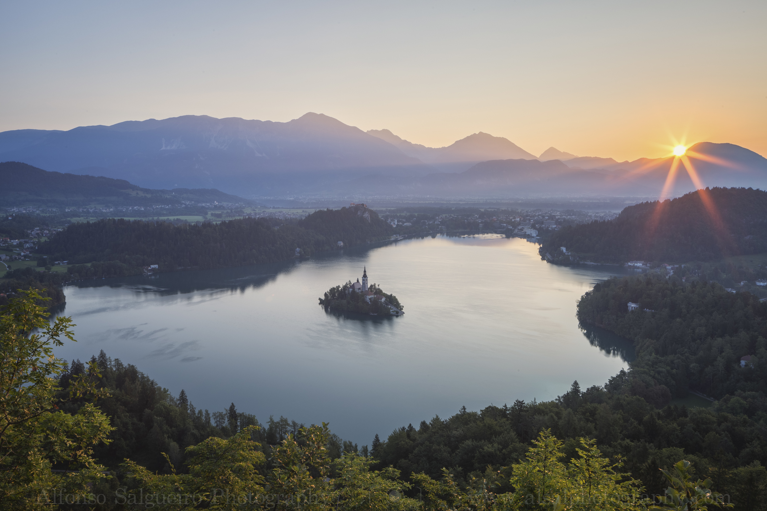 Lake Bled sunrise.jpg