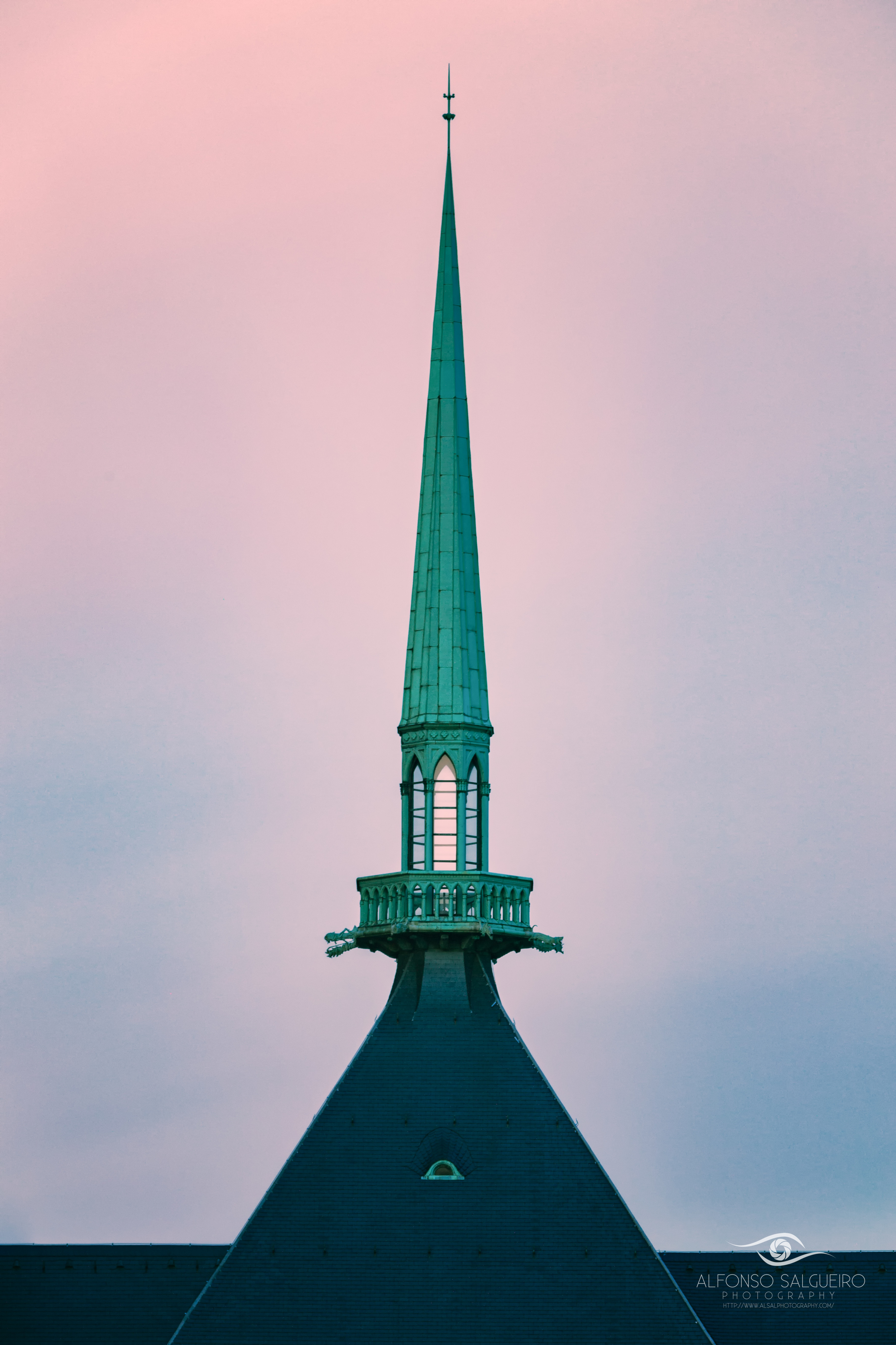 Notre Damme cathdral spire.jpg