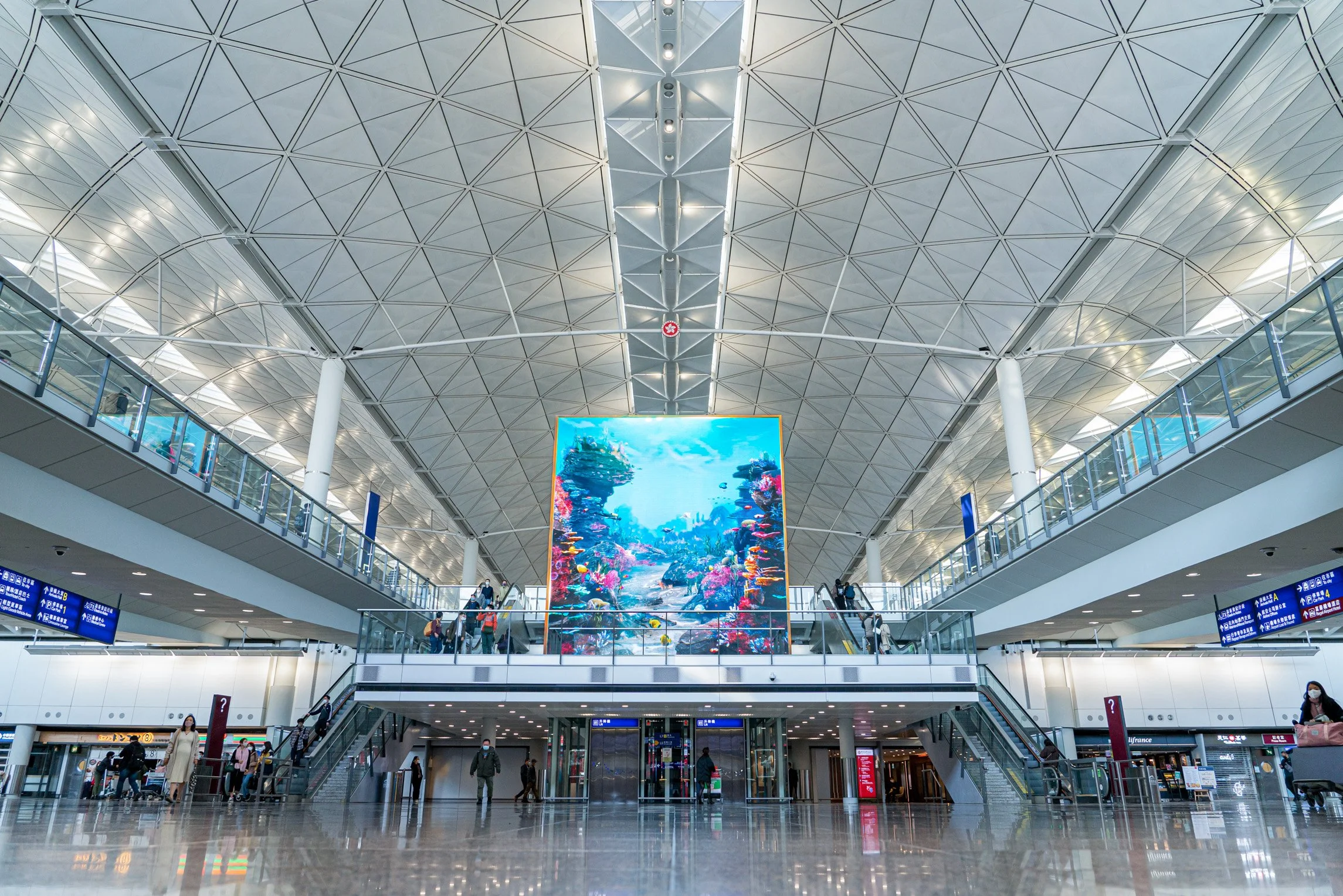Moment_Factory_Public_Spaces_Hong_Kong_Airport_DSC02546-WS.jpg