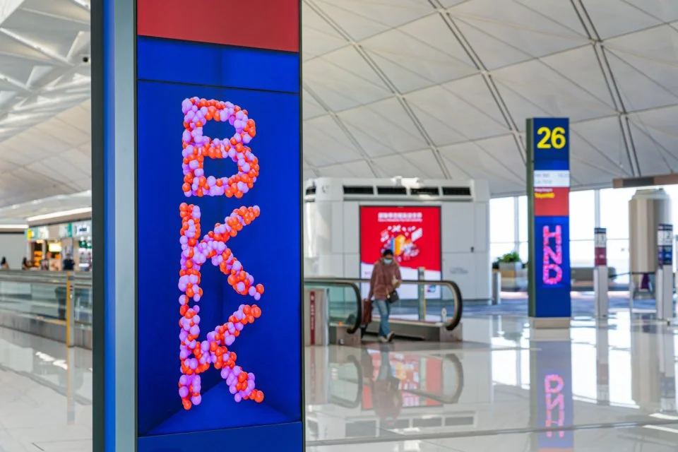 Moment_Factory_Public_Spaces_Hong_Kong_Airport_DSC02742-WS-960x640.jpg