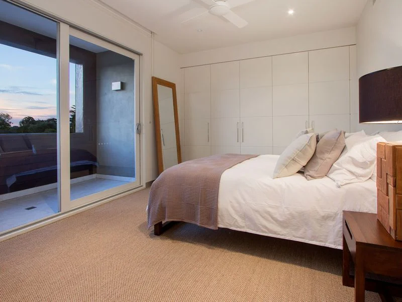 nightbedroom5a-1,3407PtNepean.jpg