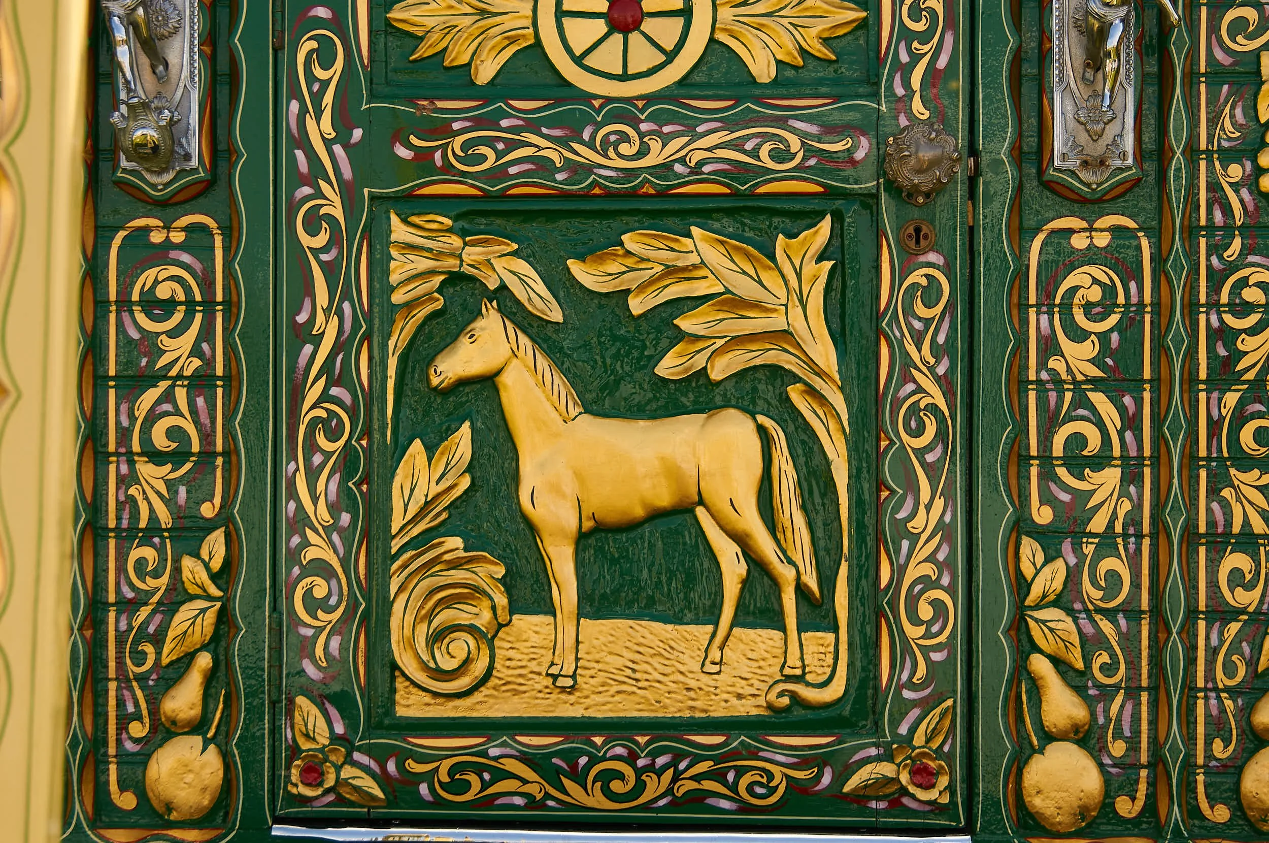 gypsy-caravan-detail (Copy)