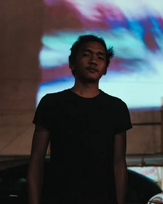 RV Sanchez during his exhibition at 856G Gallery toe