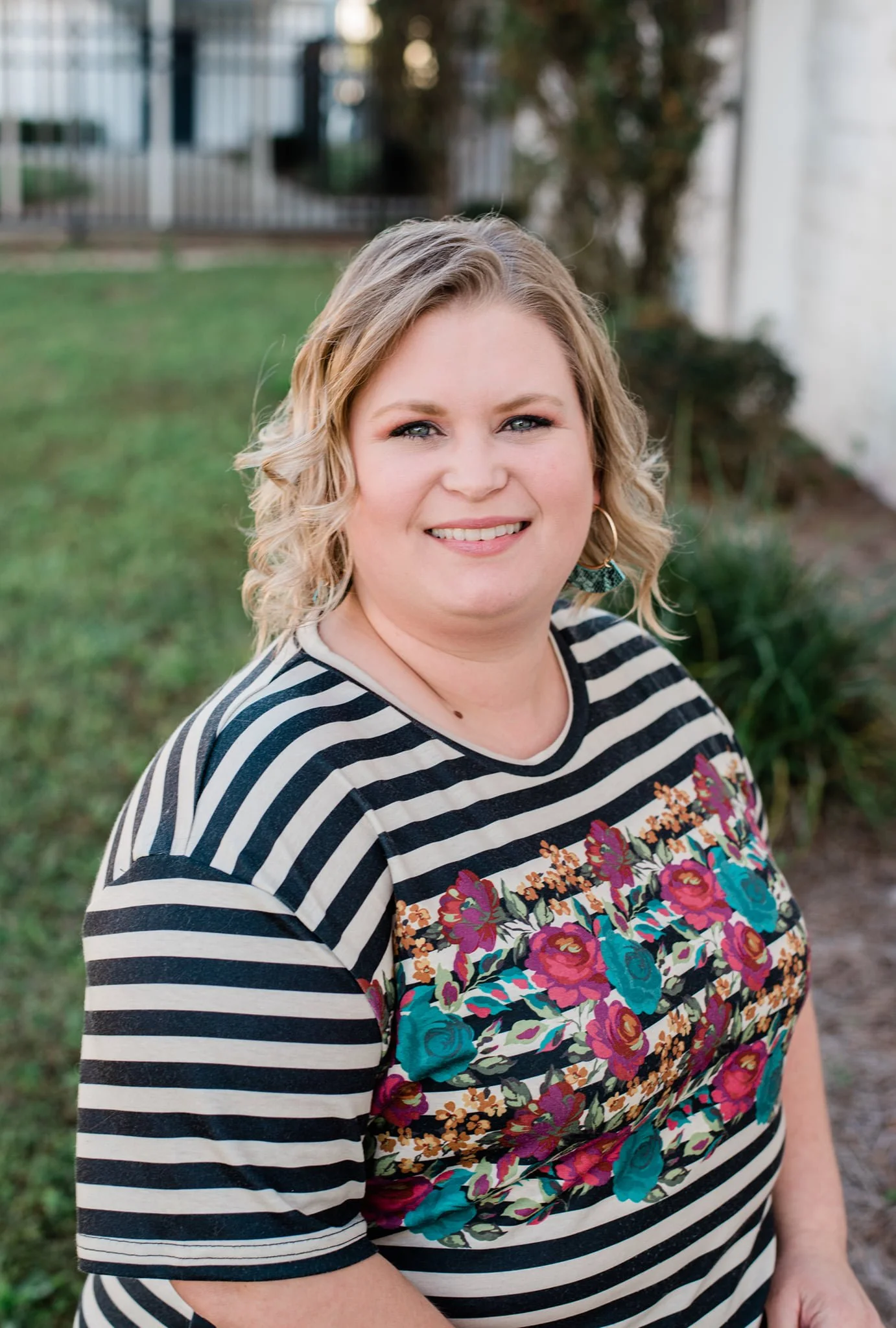 shelley headshot.jpg