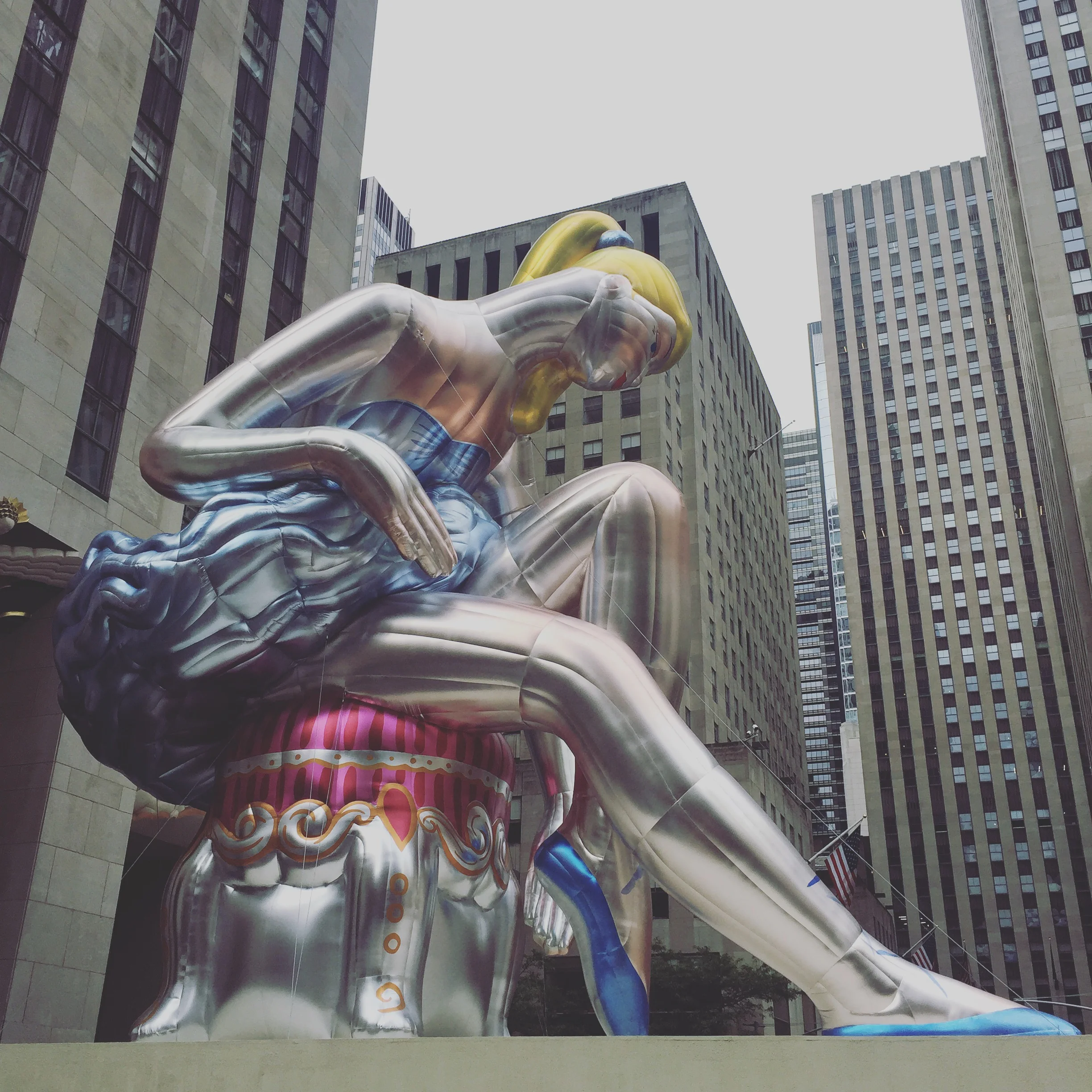 Jeff Koons @ Rockefeller Center.