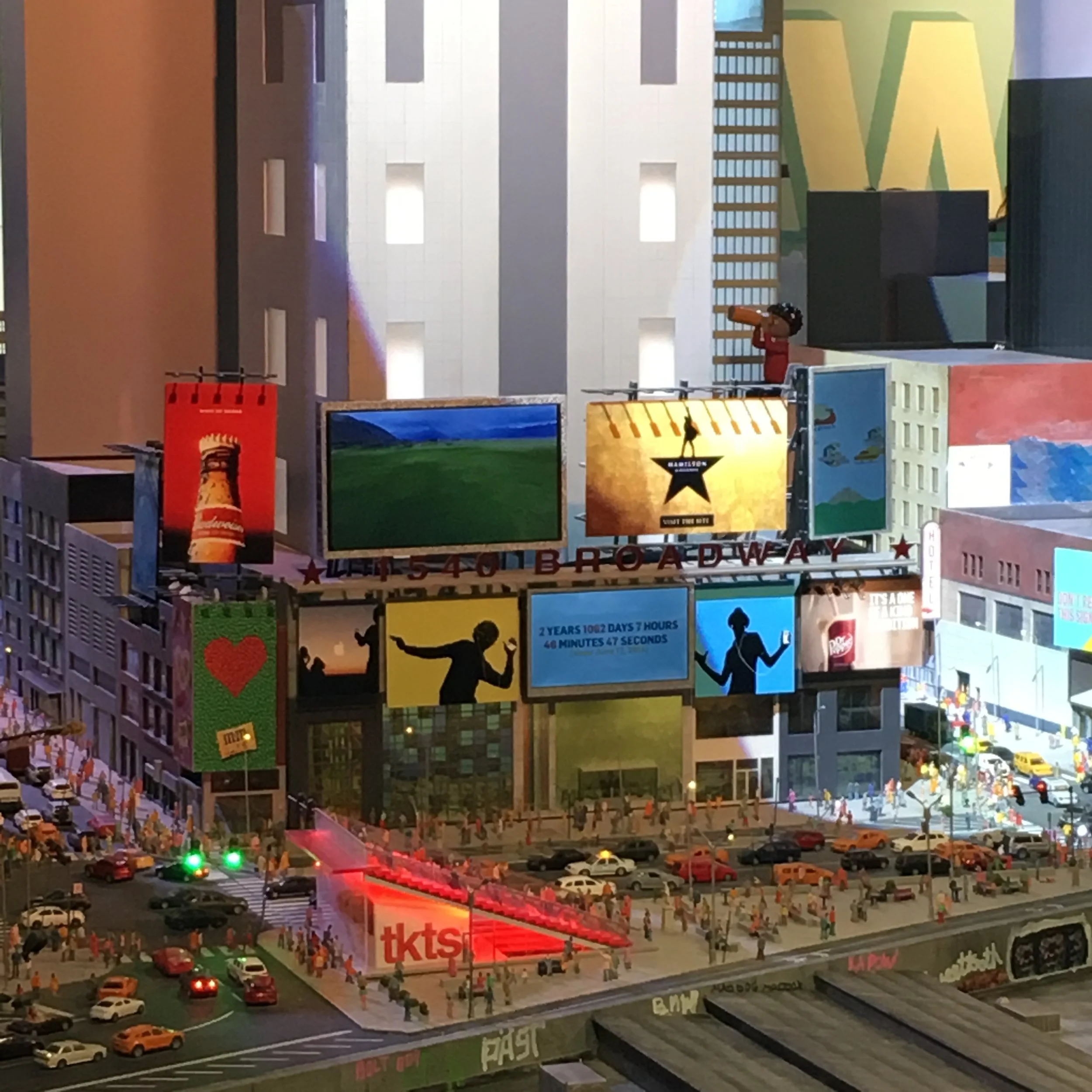 "Hamilton" in Gulliver's Gate