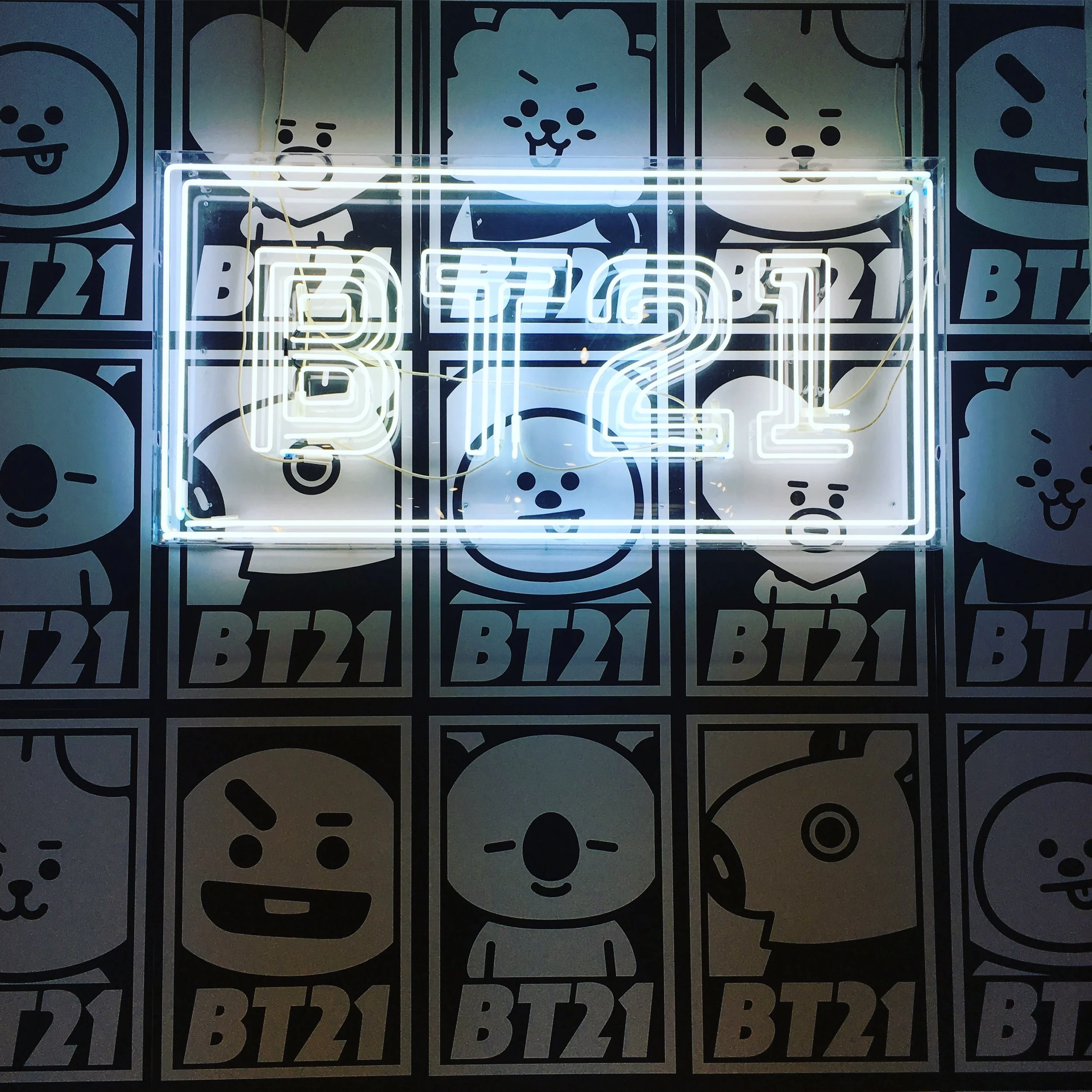 BT21