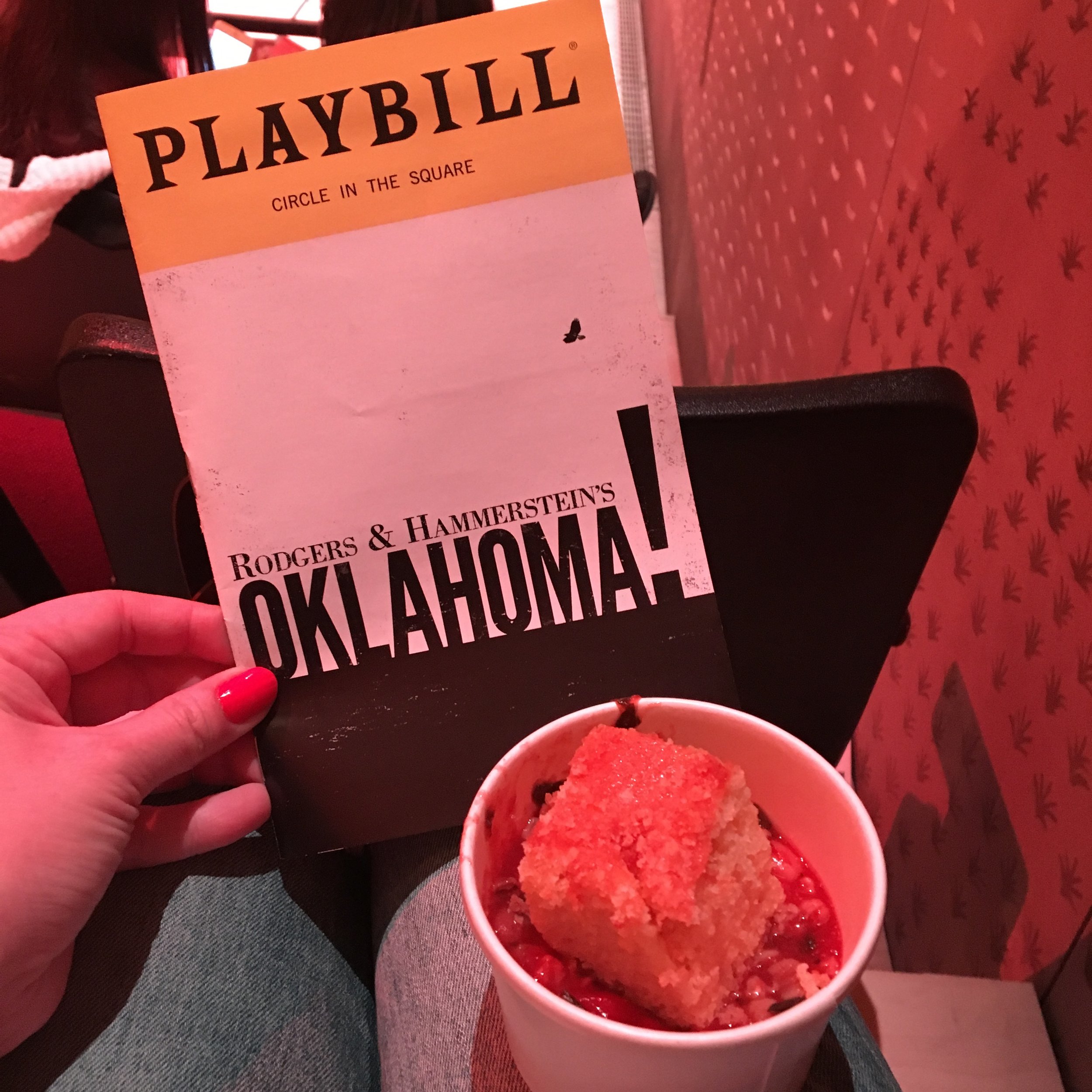 Chili, cornbread &amp; a show!?