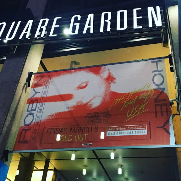 I'm not dancing on my own!