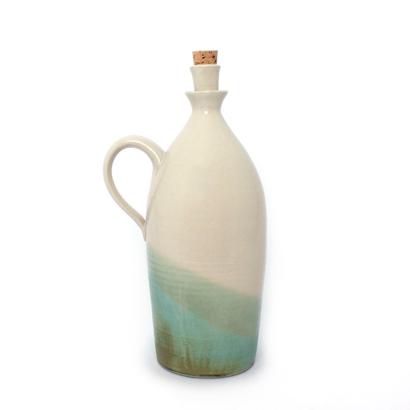 Oil bottle with drip catcher by @charlie.barmonde &mdash; one of several unique oil bottle designs available online.
.
.
.
.
.
.
.

#archcontemporary #archclay #tivertonfourcorners #shoplocal #shopsmall #locallythrown #handmadegifts #shophandmade #co