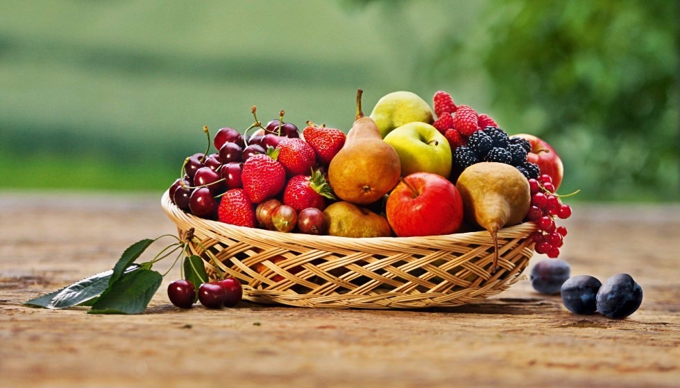 Auch in Früchten steckt Zucker. Diese liefern jedoch ausserdem auch noch Ballaststoffe und Vitamine.